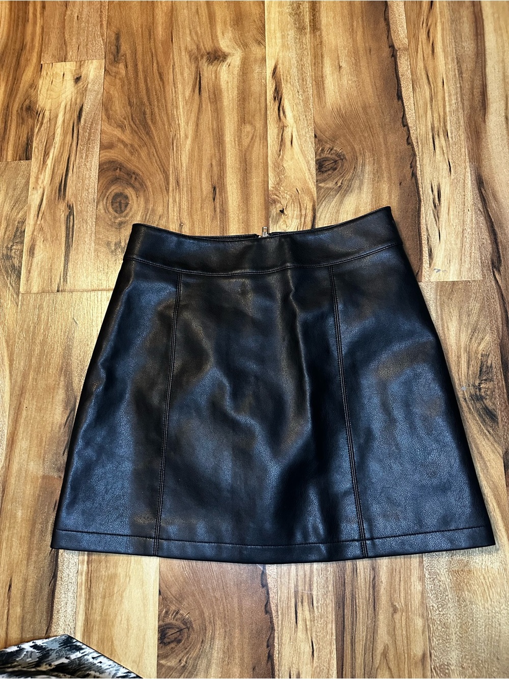 Forever 21 Black Faux Leather Mini Skirt Women’s Small A-Line Back Zip Vegan